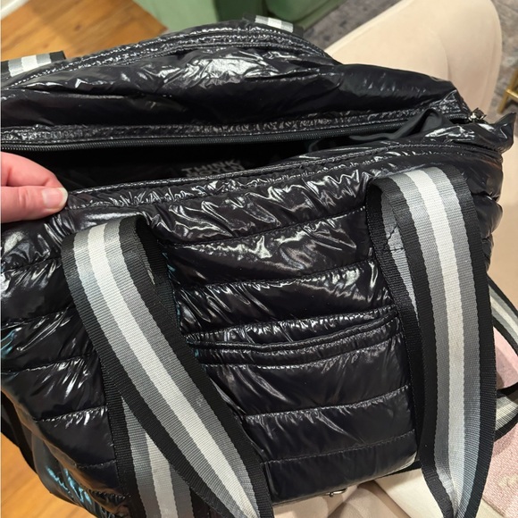 ROLYN BLACK TRAVEL BAG - Picture 6 of 8